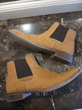 Men's Tan Suede Chukka Chelsea Boots with Elastic Side Panels